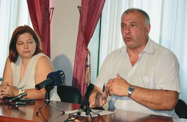 Po besedah župana Bojana Severja bosta kanalizacija in čistilna naprava zgrajeni septembra, nato je predvideno leto dni poskusnega obratovanja
