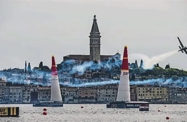 Rovinj je uprizoril izjemno kuliso najbolj drznim pilotom na svetu