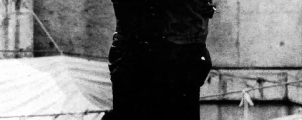 Nepozaben tandem: Blixa Bargeld (levo) in Nick Cave leta 1985