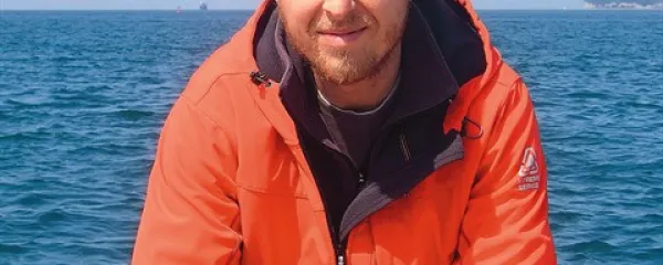 Peter Petrovčič: “Ne rdeča zvezda ne domobranski spomeniki ljudem ne bodo plačali kruha. Pa kako ljudje ne razumejo?! Mi vendar živimo v sedanjosti. Dajmo že enkrat pokopati to preteklost in se posvetiti aktualnim problemom.”