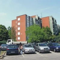 V prvih štirih letošnjih mesecih je bilo predvidenih osem deložacij iz stanovanj sklada. “Vsem tem družinam smo deložacije najmanj dvakrat preložili,” pravi direktorica Nataša Leban. 