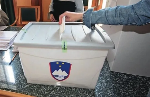 V stranki Zares so proti prepovedi financiranja strank in volilne kampanje s strani pravnih oseb
