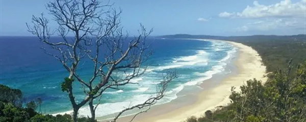 Izjemen pogled na plažo Byron Bay v severni avstralski deželi Queensland