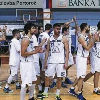 Portorožu ni uspelo premagati Maribora. V zadnjem krogu se obeta troboj ekip za uvrstitev v četrtfinale, konec sezone oziroma mini ligo za obstanek.