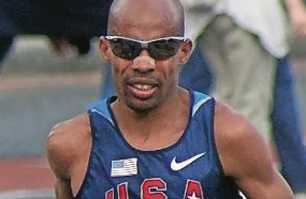 Američan Meb Keflezighi (na fotografiji) in Kenijka Rita Jeptoo sta zmagovalca priljubljenega, 118. bostonskega maratona