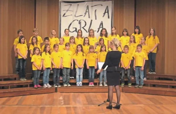 Mladi diva&scaron;ki pevci zlati v Gorici