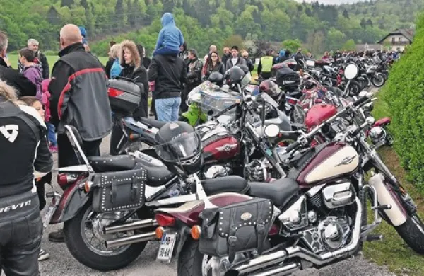 4000 motoristov na blagoslovu