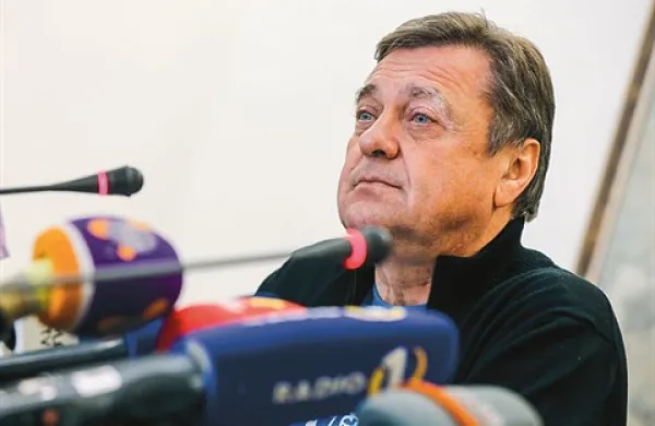 Prvi predsednik PS Zoran Janković znova zagotavlja, da podpira aktualno vlado in si vanjo ne želi, a da mora stranka zagovarjati to, kar je obljubila ljudem