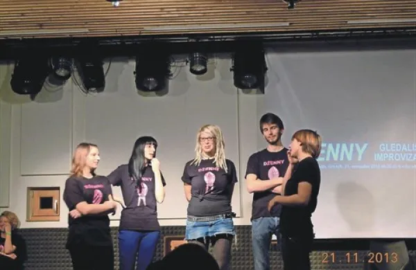 Dženny Improteam na odru ajdovskega mladinskega centra