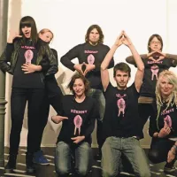 Vanesa Vodovnik, Eva Pogelšek, Gaja Pavliha, Primož Markočič, Gregori Adamič, Ana Pogelšek in Tina Kodre (z leve) uživajo v podajanju svoje duhovitosti in iznajdljivosti      