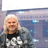 54-letni režiser je bil  med drugim znan po dokumentarcu Glorija kurb, ki ga je predstavil tudi na  filmskem festivalu Kino Otok v Izoli