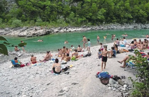 Z novimi čistilnimi napravami bo Nadiža, v kateri se poleti kopa na tisoče kopalcev, še čistejša 