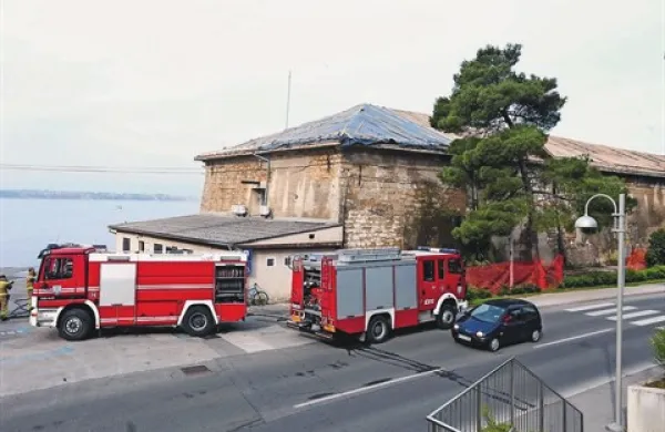 Zgorelo je skladi&scaron;če slik