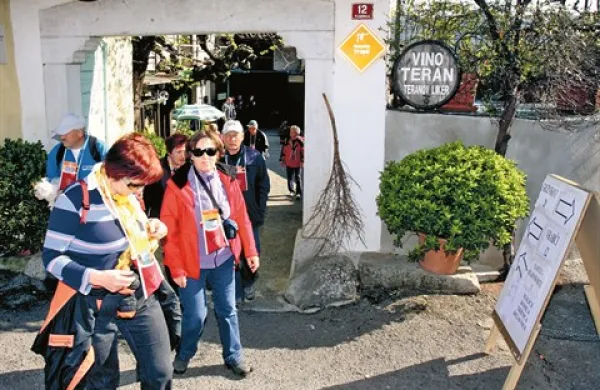 V soboto bo vhode na svoje borjače za goste odprlo 13 domačij v Pliskovici. Fotografija je z ene od minulih prireditev. 