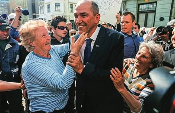 Janez Janša pred ljubljanskim sodiščem 19. marca letos