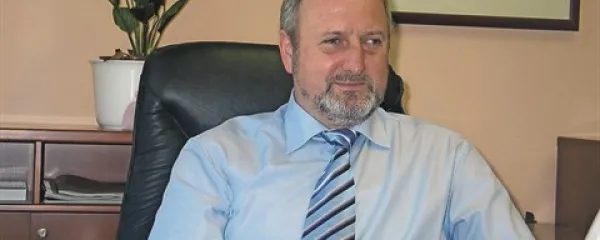 Emil Rojc, župan občine Ilirska Bistrica, ki je zmečkal peticijo in jo pobudnici vrgel v glavo, občinske zdrahe le stopnjuje 