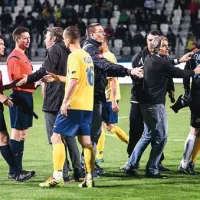 Po koncu tekme so se Koprčani jezili nad sodniško ekipo, zgovoren je izraz Mateja Juga (levo), medtem ko pri njem protestira Matej Mavrič 