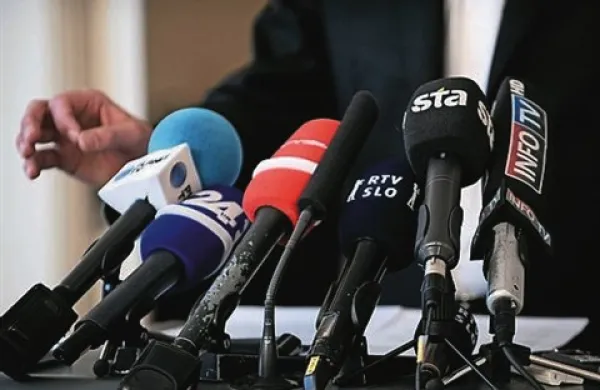 Svetovni dan svobode medijev, ki ga  obeležujemo 3. maja, letos poteka pod geslom Svoboda medijev za boljšo prihodnost
