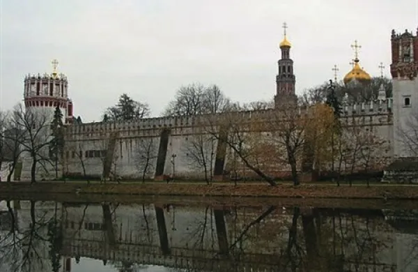 Kremelj trdi, da je ukrajinska ofenziva proti proruskim separatistom na vzhodu države  zadala zadnji udarec upanju za uresničitev ženevskega dogovora o zmanjšanju napetosti v Ukrajini