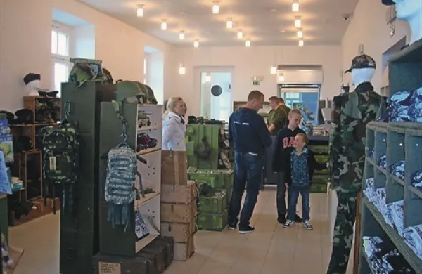 V Parku vojaške zgodovine so že obnovili informacijsko točko z muzejsko trgovino