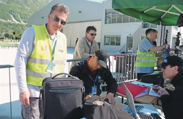 Predsednik Aerokluba Bovec Dejan Kavčič   s kolegi že mnogo let zagnano in povsem prostovoljno skrbi za letališče