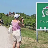 Padno obišče tudi veliko turistov s potniških ladij, ki so z doživetjem zelo zadovoljni