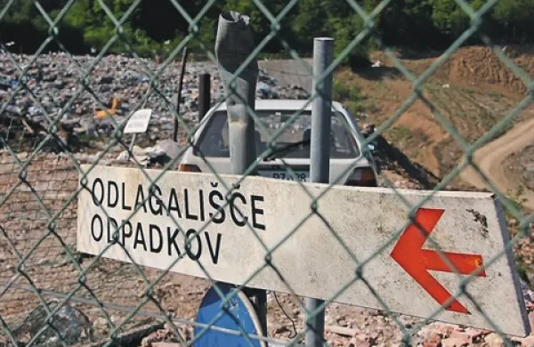 Komunala je poslala vso dokumentacijo in ključe odlagališča v Stari Gori na Mestno občino Nova Gorica