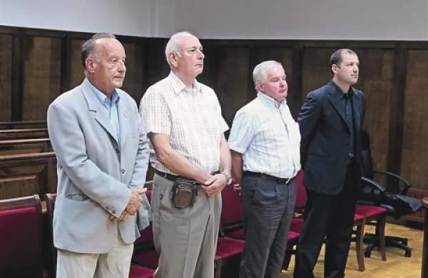 Marijana Groffa, Darja Stepančiča, Ivana Lisjaka in Tadeja Vidica (z leve) čaka ponovno sojenje pred povsem novim senatom 