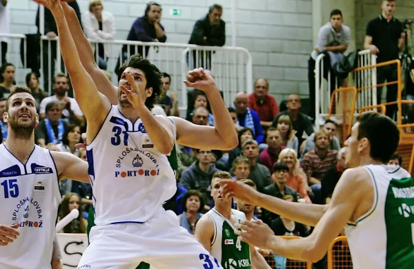 Nejc Buda (levo ) in Sašo Ožbolt sta  bila najbolj razpoložena strelca v domači vrsti 