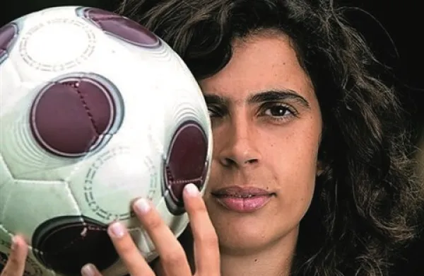 Portugalka Helena Costa je  postala trenerka francoskega nogometnega drugoligaša Clermonta