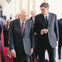 Napolitanu je Pahor zagotovil, da politična kriza v Sloveniji ne bo omajala zastavljenih načrtov  