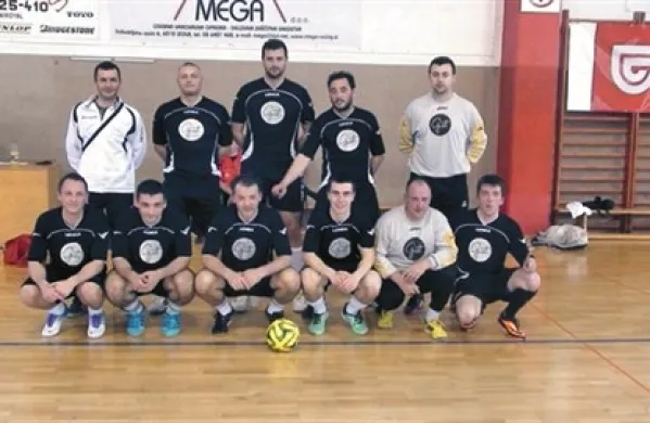 Zmagovalec superpokala za članske ekipe v sezoni 2013/14 Black & White iz Kopra