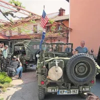 Vožnja z vojaškimi starodobniki je adrenalinska in hkrati panoramska