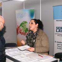  Zaposlitveni sejem je v koprski Taverni  povezal 28 podjetij in svetovalnic iz Slovenije in 12 iz Italije in pet posredovalnic dela iz drugih evropskih držav s potencialnimi delojemalci. Direktorica koprske območne službe zavoda za zaposlovanje Nevenka