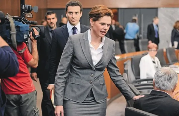 Alenka Bratušek se je od poslancev poslovila prepričana,  da so bili v letu dni storjeni pomembni koraki