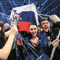 “Tooooooo Slovenijaaaa v finalu!!!! Bravo Tinkara in ekipa!!!!!”