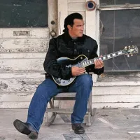    Steven Seagal obožuje blues, junija bo nastopil v Ljubljani