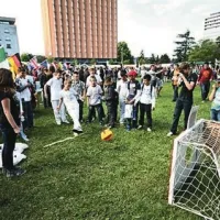 Evropski vasi v sredi&scaron;čih  dveh primorskih mest