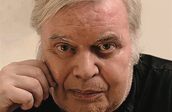 Giger je v bolnišnici podlegel poškodbam, ki jih je utrpel pri padcu po stopnicah na svojem domu v Zürichu
