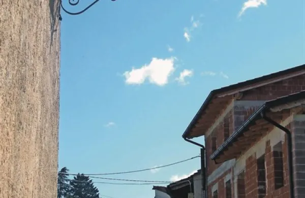 Javne luči na Gočah so posebne, a brez stekel to ne morejo biti, so prepričani  domačini 