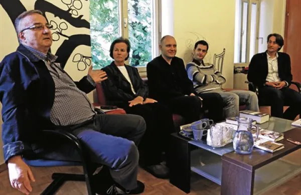 Knjižne novitete so predstavili (z leve) Lado Kralj, Vera Troha, Mitja Čander, David Bedrač in Aleš Šteger 