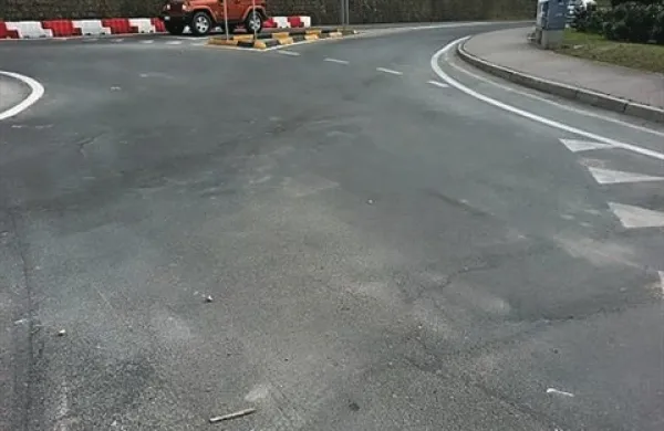 Cestišče na krožišču na Valeti je že zdelano, zato  ga bodo preplastili