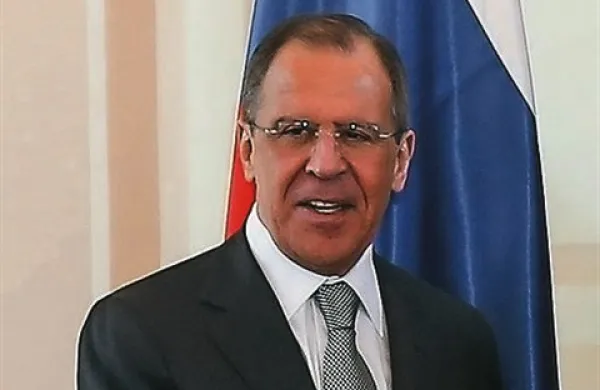 Ruski zunanji minister Sergej Lavrov je danes dejal, da je Ukrajina na robu državljanske vojne, zato bo težko 25. maja izvedla svobodne in poštene predsedniške volitve