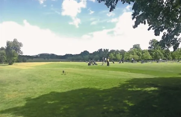 Da bi zavarovali dejavnost golfa v Lipici, z njim upravlja podjetje Lipica turizem, za katerega se še vedno ne ve, kakšna usoda ga čaka - morebiti celo stečaj -  so golfisti ustanovili svojo zadrugo 
