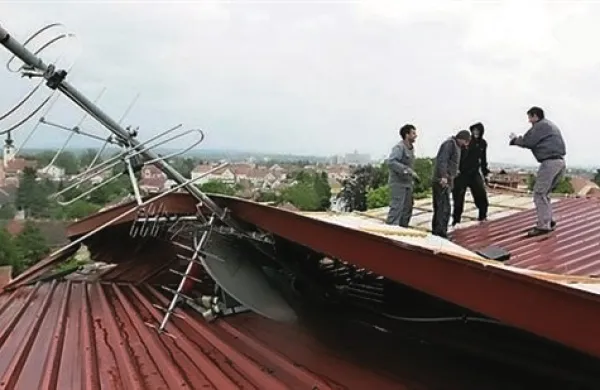 Poleg dežja na vzhodu in severozahodu države piha močan veter, ki je danes na območju Osijeka dosegel tudi 75 kilometrov na uro