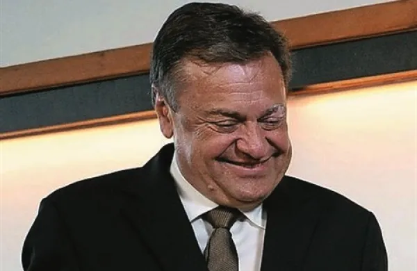 Ljubljanski župan in prvak PS Zoran Janković je potrdil, da ga je Nacionalni preiskovalni urad (NPU) povabil na zaslišanje v zvezi s prodajo svojih delnic Mercatorja Electi v decembru 2004