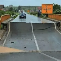 Ponekod že 36 ur neprekinjeno dežuje in napoved ni obetavna