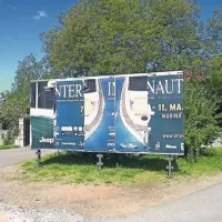 V centru Potoč pa so  naročniki dali postaviti oglasni pano,   s starimi plakati, ki so jih zamenjali včeraj, na  občinsko zemljišče, vendar brez soglasja  