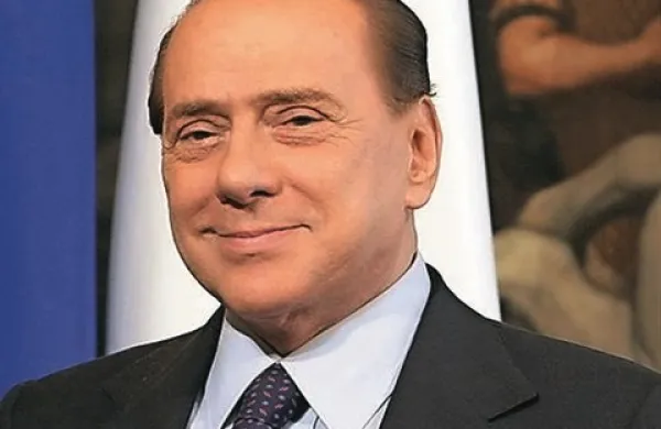 Nekdanji italijanski premier Silvio Berlusconi ima očitno tako dobro mnenje o sebi, da se je primerjal kar s samim papežem