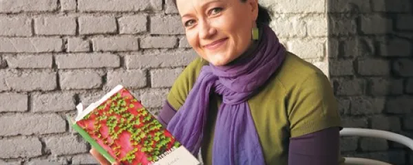 Maja Gal Štromar, igralka, prevajalka, pesnica, pisateljica in še marsikaj, je  Potaknjence minule dni  predstavljala tudi v Zagrebu in Pragi 